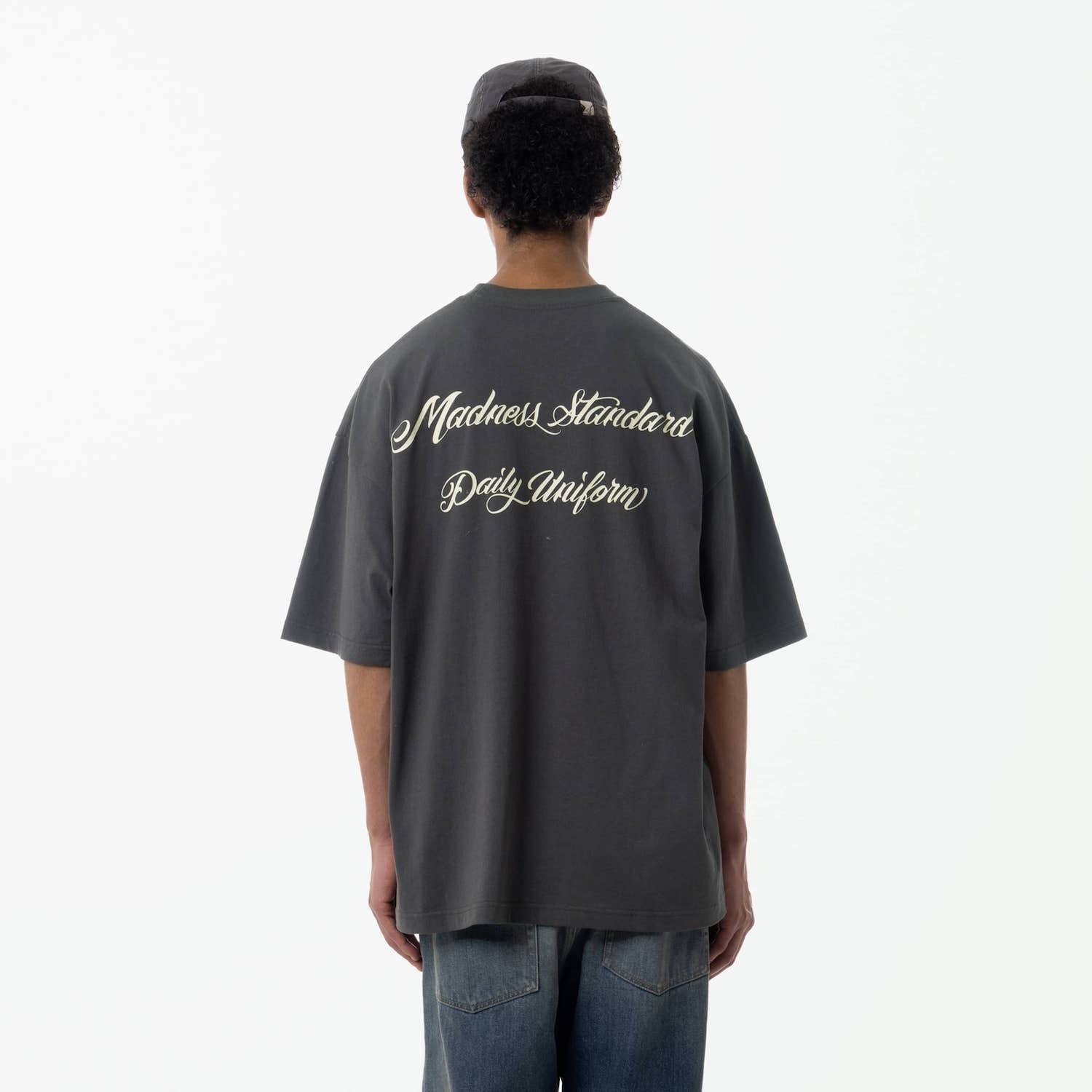 MADNESS STD. UNIFORM SCRIPT POCKET T-SHIRT