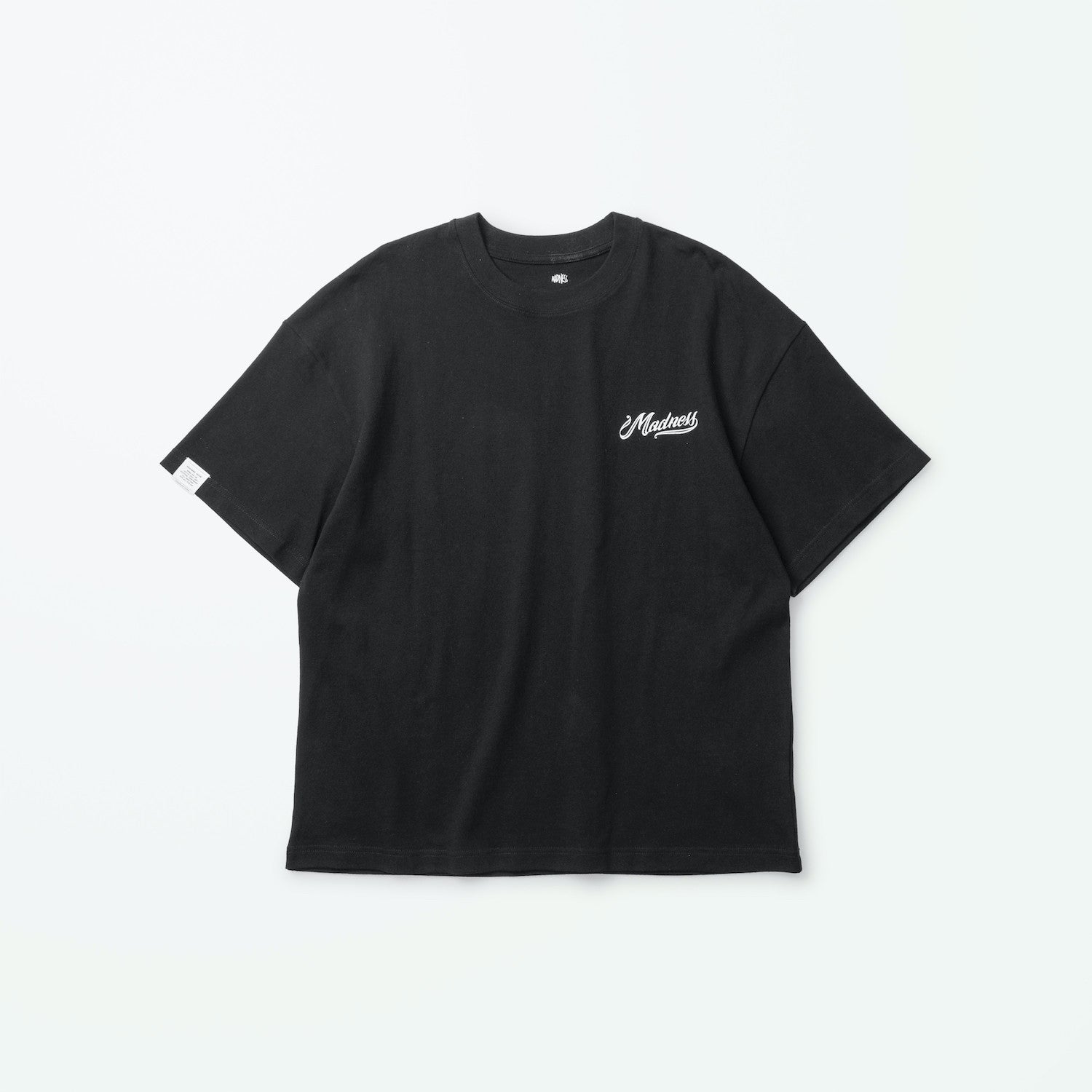 MADNESS BADGE (L) UNIFORM T-SHIRT