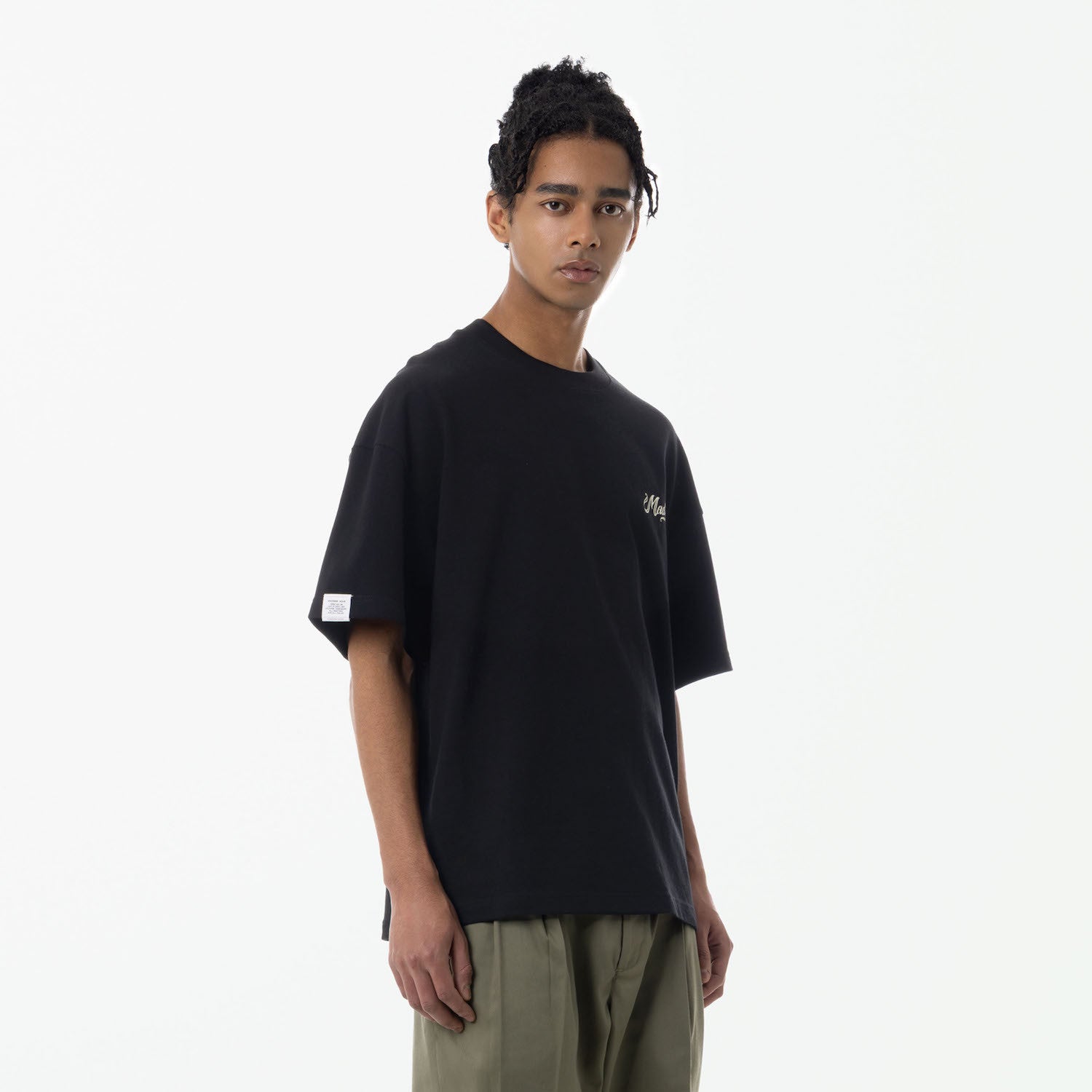 MADNESS BADGE (L) UNIFORM T-SHIRT