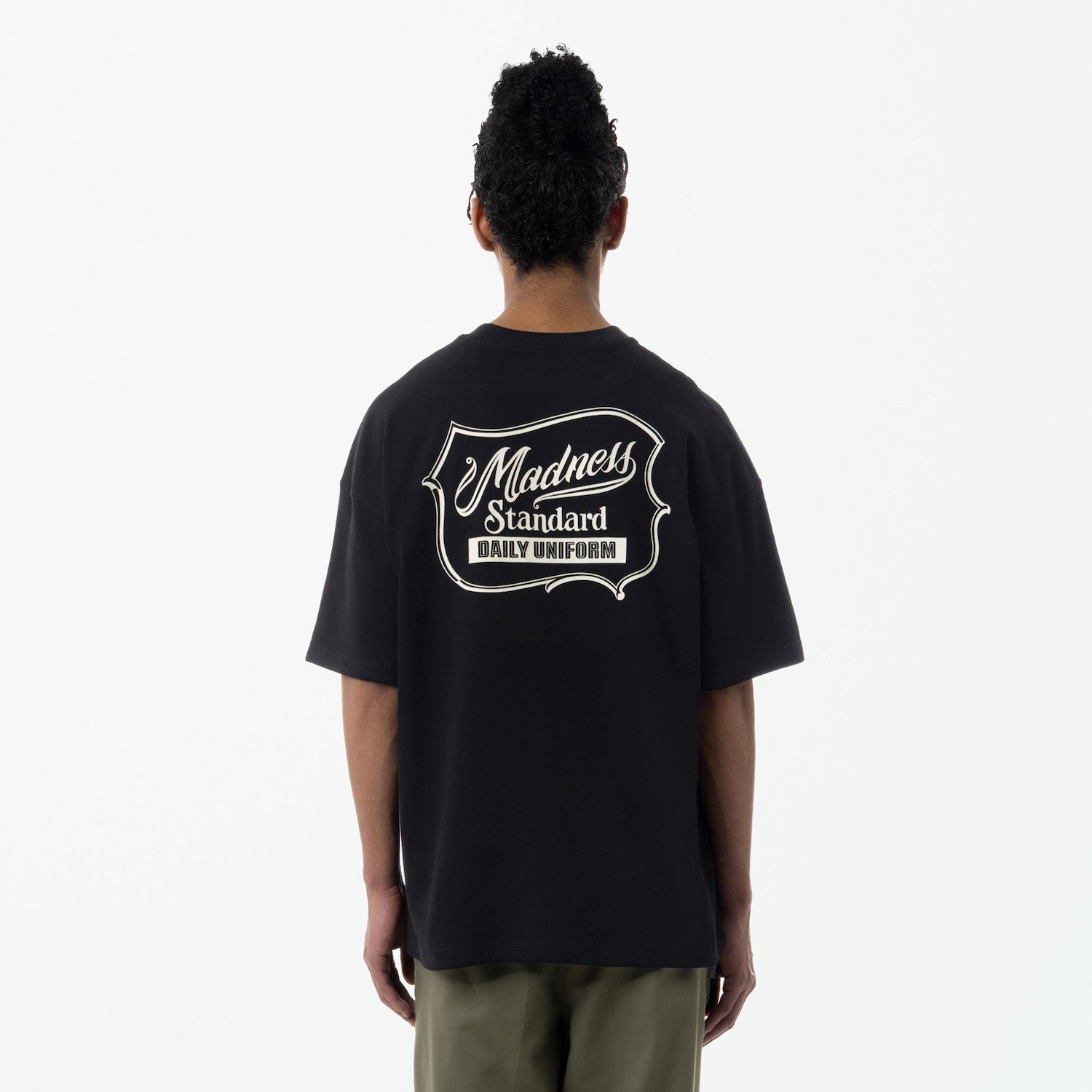 MADNESS BADGE (L) UNIFORM T-SHIRT