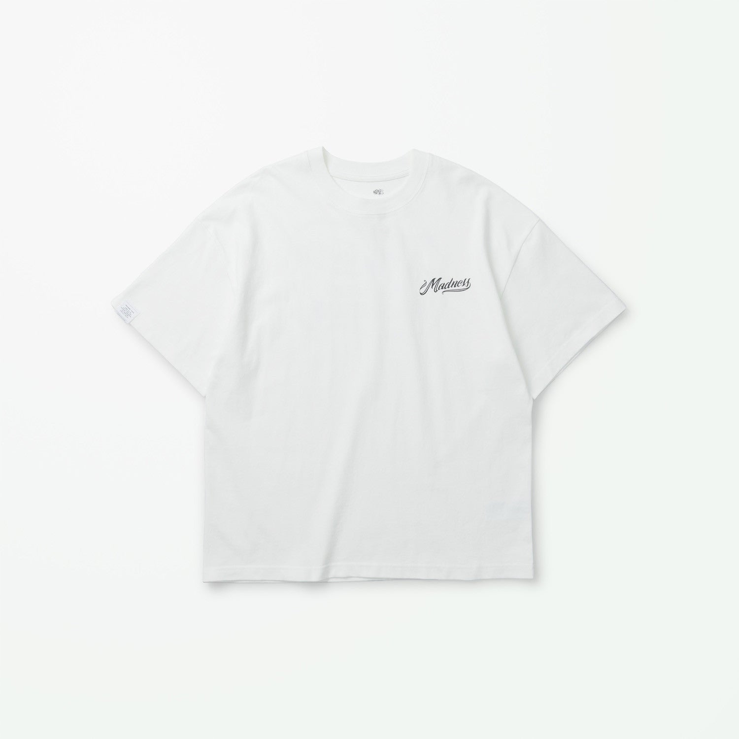 MADNESS BADGE (L) UNIFORM T-SHIRT